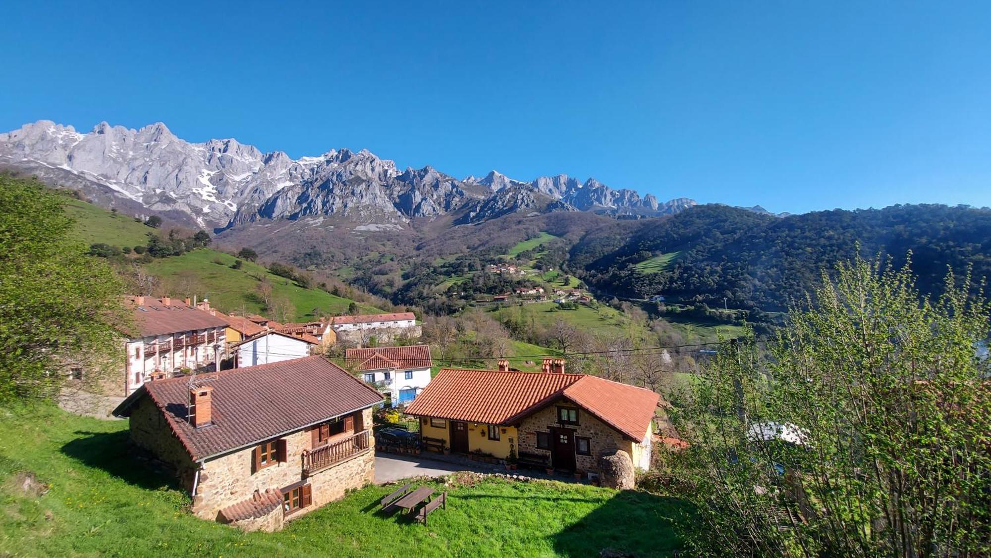 Apartamentos Rurales Los Picos De Redo Camaleño Екстериор снимка