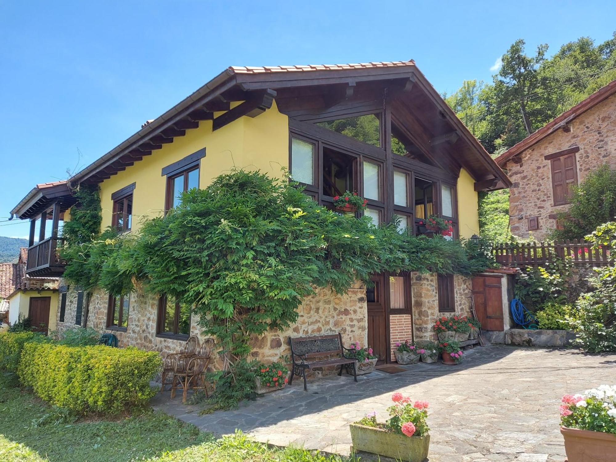 Apartamentos Rurales Los Picos De Redo Camaleño Екстериор снимка