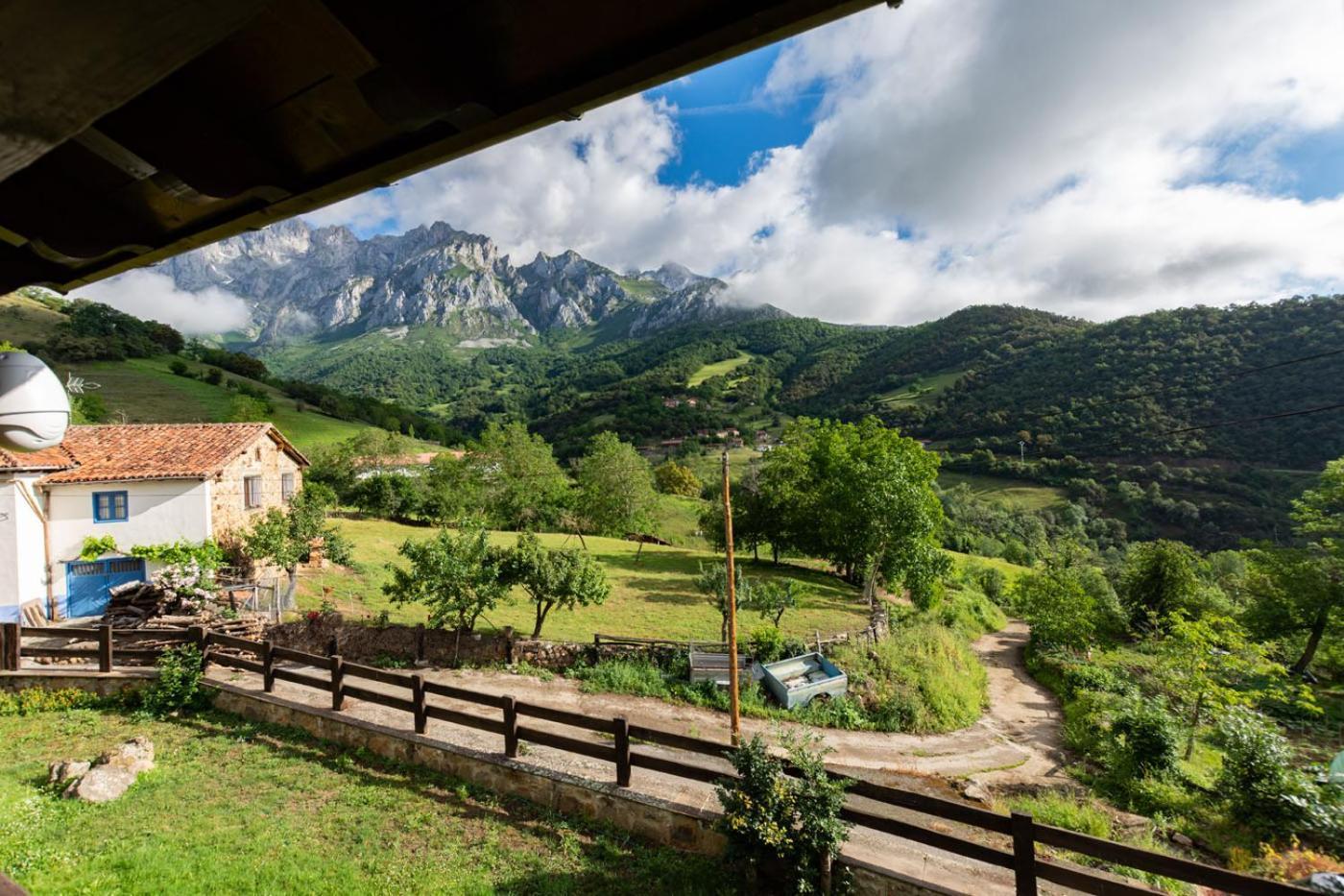 Apartamentos Rurales Los Picos De Redo Camaleño Екстериор снимка