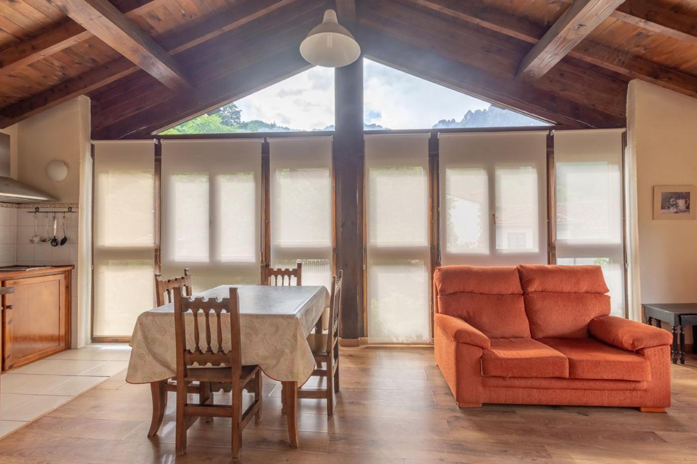 Apartamentos Rurales Los Picos De Redo Camaleño Екстериор снимка