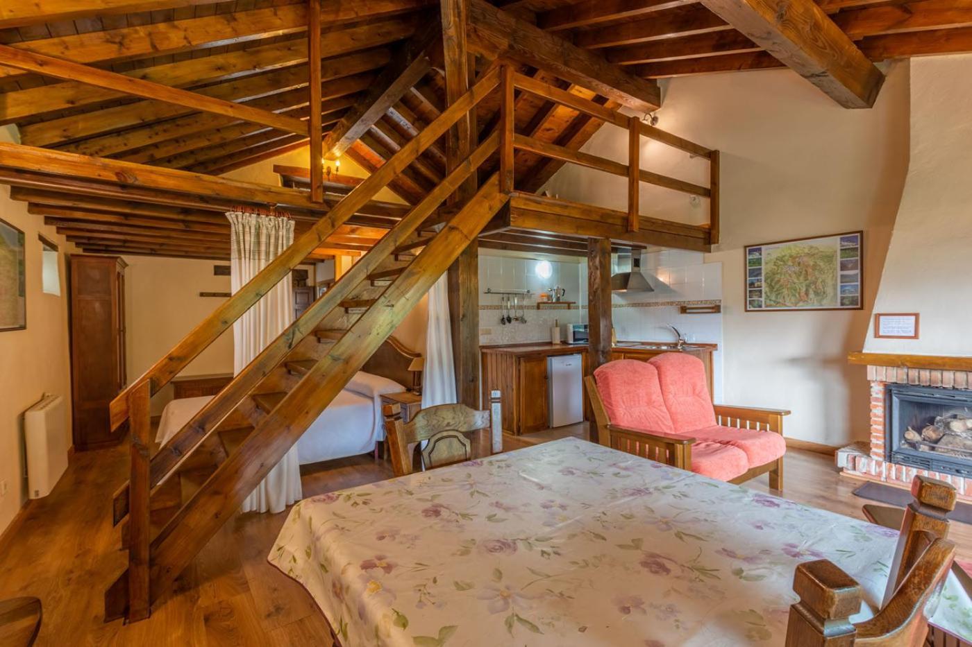 Apartamentos Rurales Los Picos De Redo Camaleño Екстериор снимка